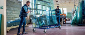 glass specialist keeps track of racks with iot solution